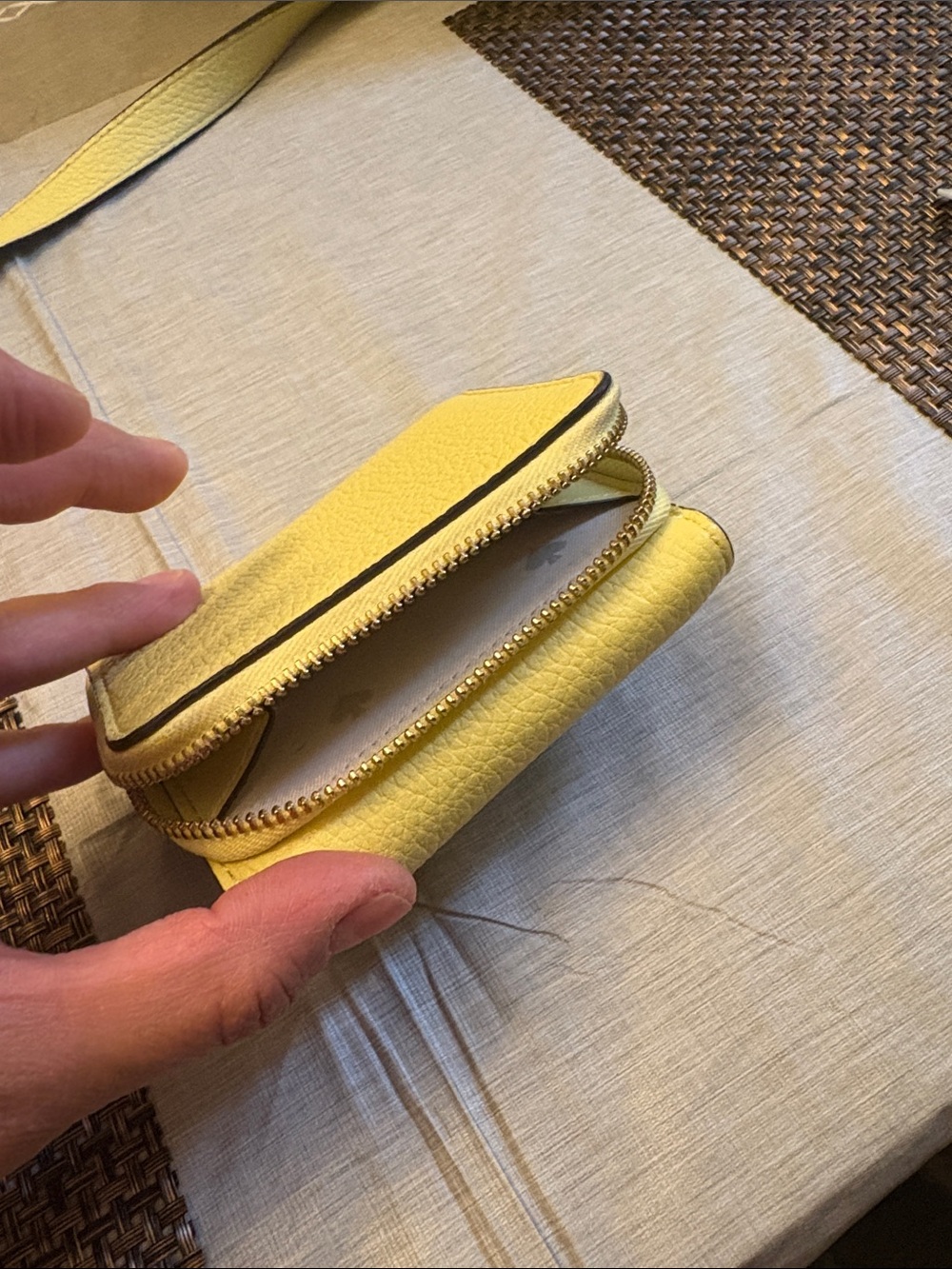 kate spade pastel lemon yellow pebbled leather crossbody w matching wallet set - Picture 6 of 10